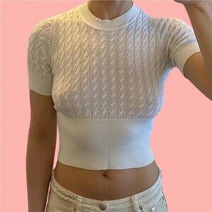 Aritzia Sunday Best cable knit lower ribbed knit cuff t shirt
Size XS, fits XS/S